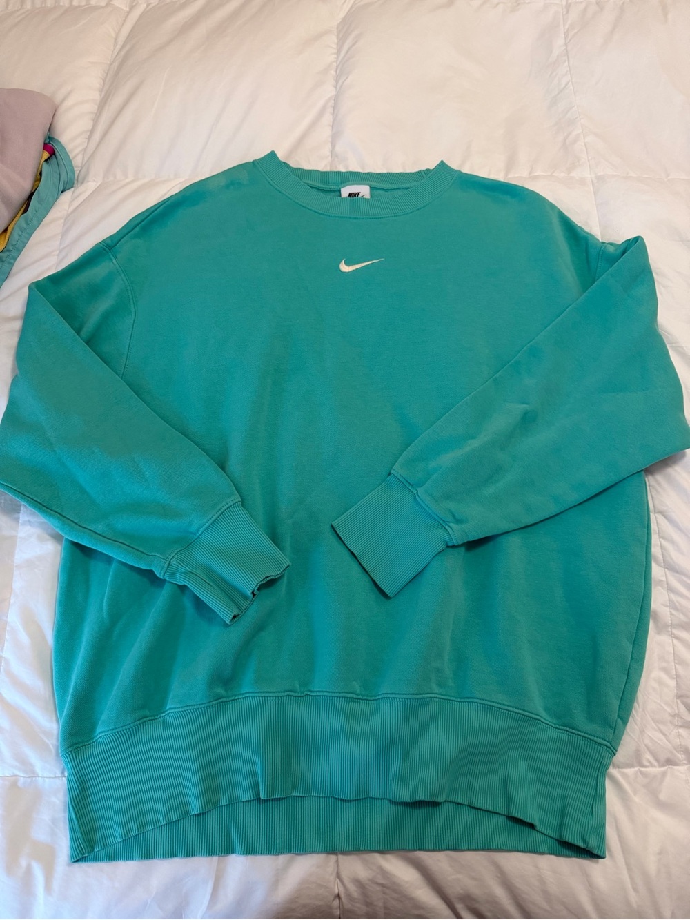 Women’s Nike Shorts and Sweatshirt Bundle Size Medium - Picture 11 of 12